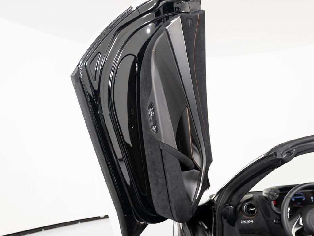 new 2025 McLaren 750S car, priced at $414,230