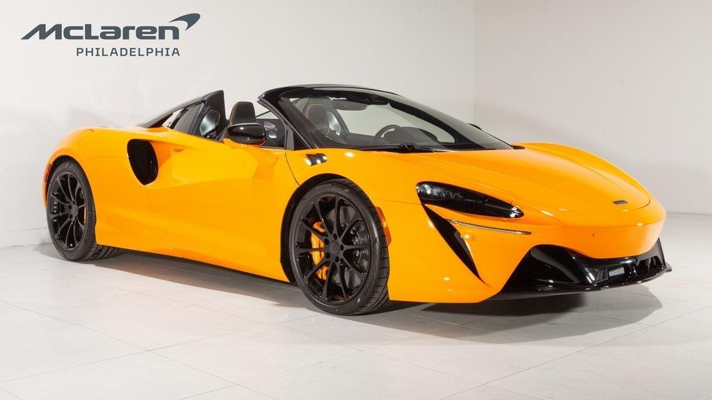 new 2025 McLaren Artura car, priced at $324,190