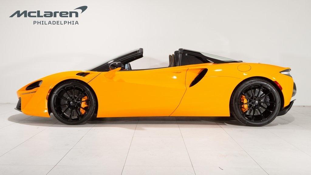 new 2025 McLaren Artura car, priced at $324,190