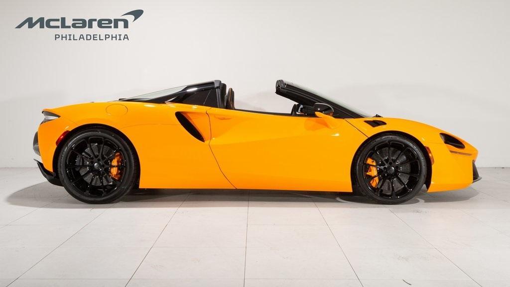 new 2025 McLaren Artura car, priced at $324,190