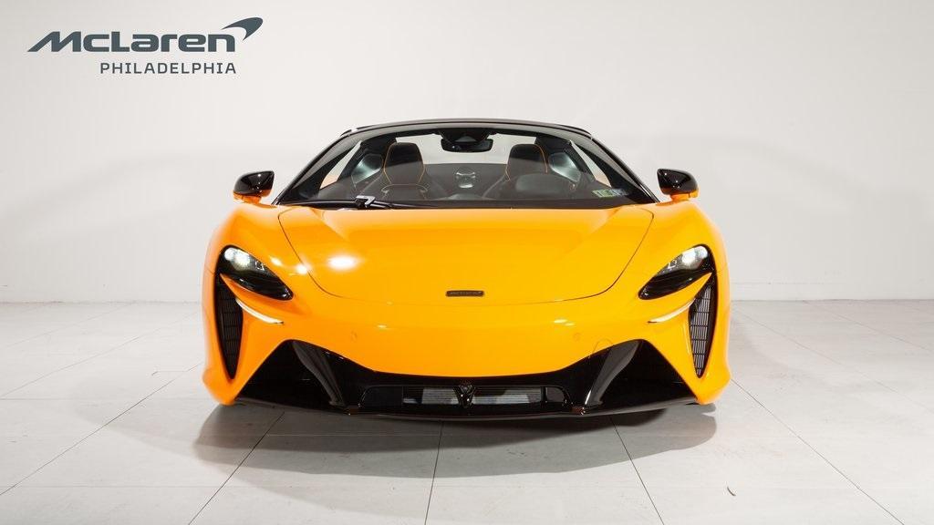 new 2025 McLaren Artura car, priced at $324,190