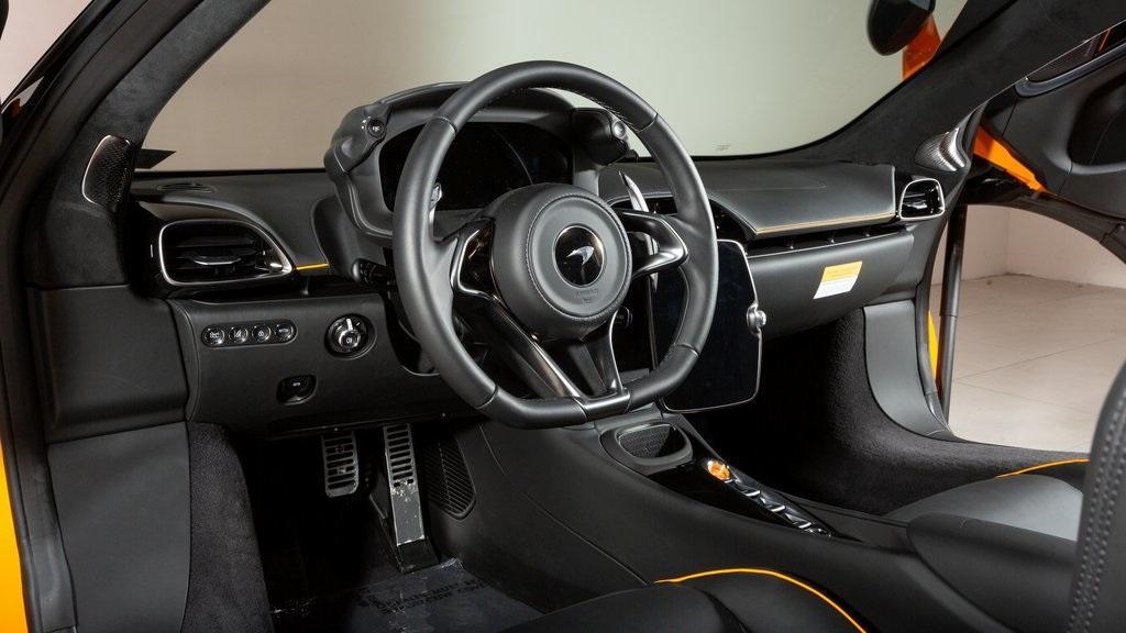 new 2025 McLaren Artura car, priced at $324,190
