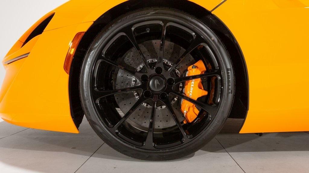 new 2025 McLaren Artura car, priced at $324,190