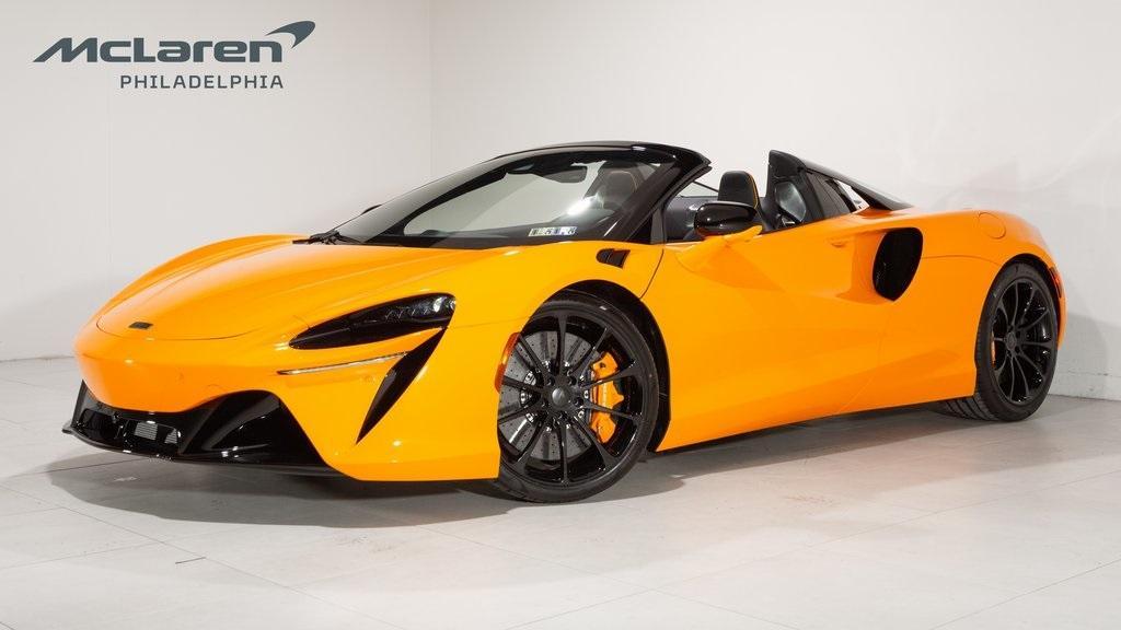 new 2025 McLaren Artura car, priced at $324,190