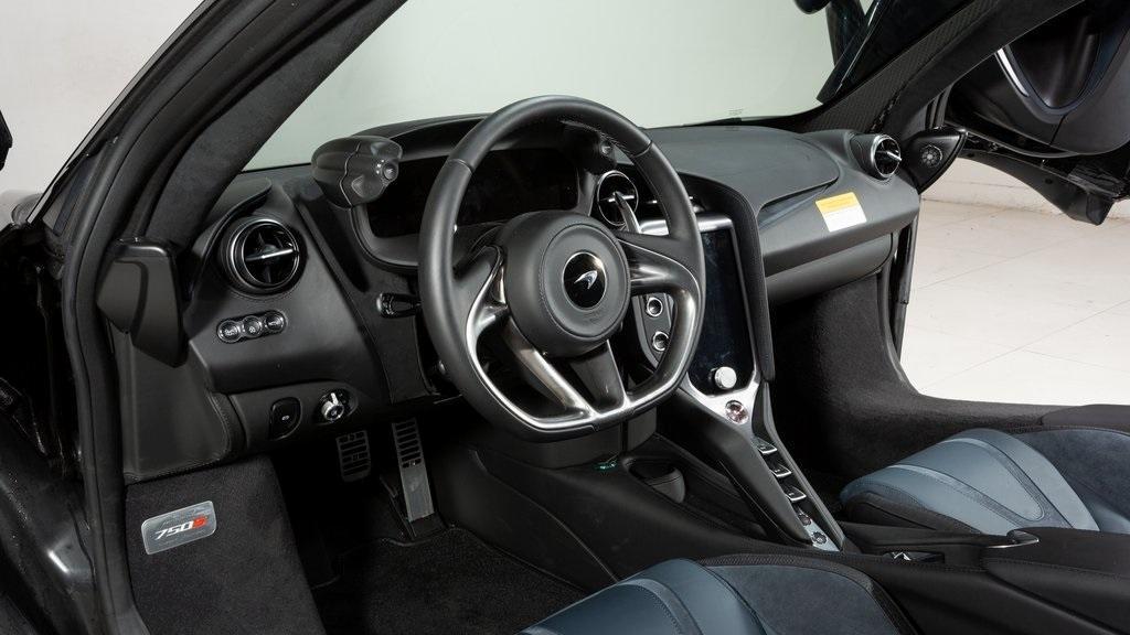 new 2024 McLaren 750S car, priced at $404,390