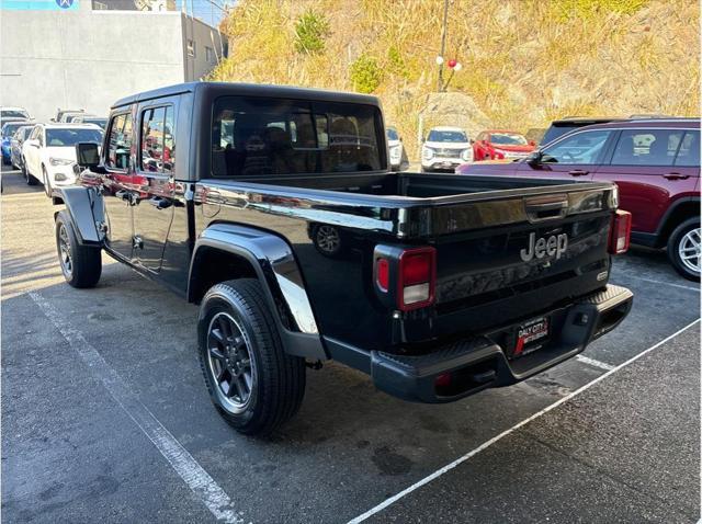 used 2023 Jeep Gladiator car, priced at $35,088