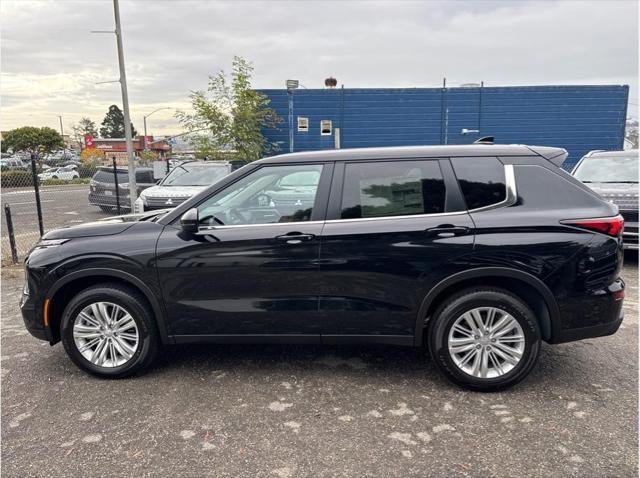 new 2024 Mitsubishi Outlander car, priced at $31,050