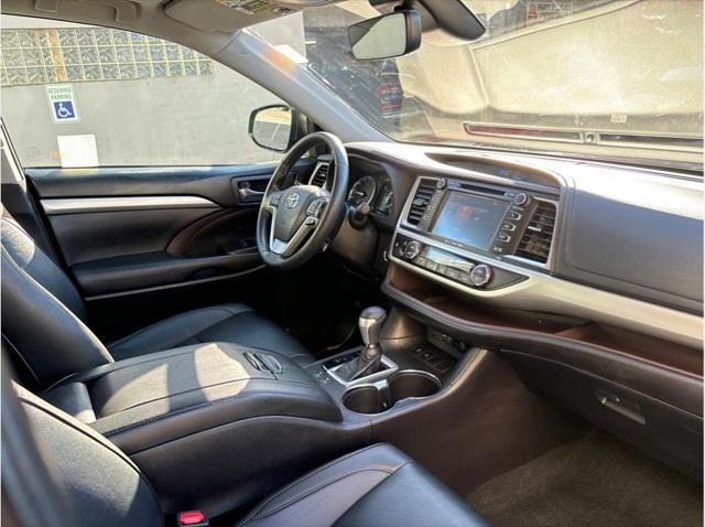 used 2019 Toyota Highlander car, priced at $21,388