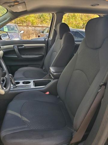 used 2007 Saturn Outlook car, priced at $1,900