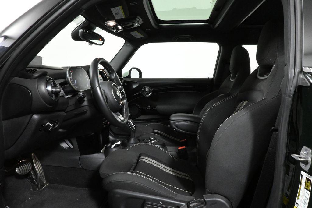 used 2023 MINI Hardtop car, priced at $32,995