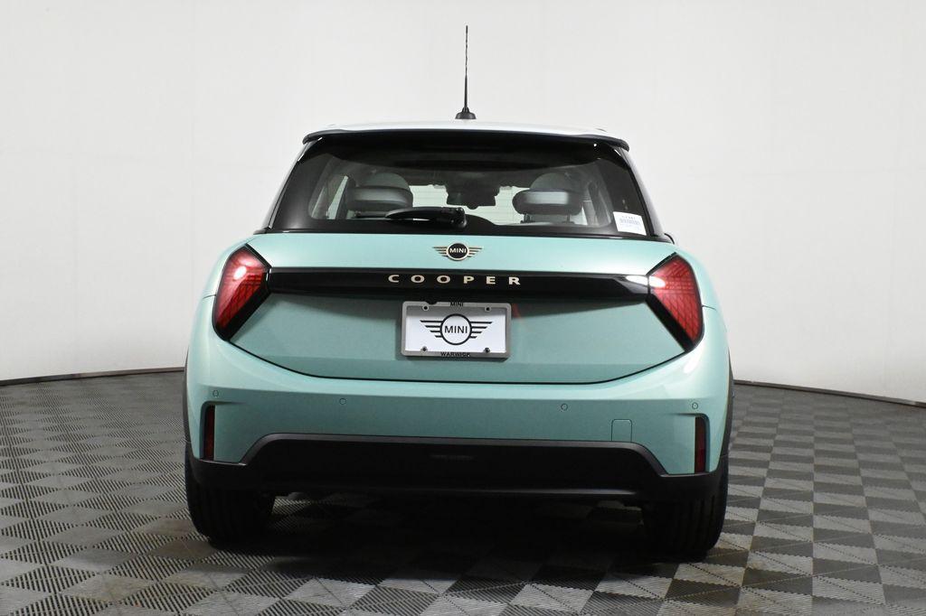 new 2025 MINI Hardtop car, priced at $32,595