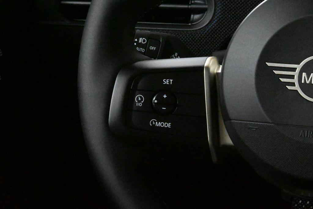 used 2025 MINI Hardtop car, priced at $29,206