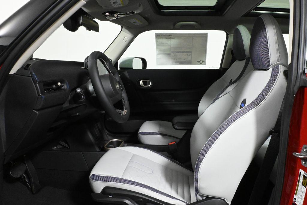 used 2025 MINI Hardtop car, priced at $29,206