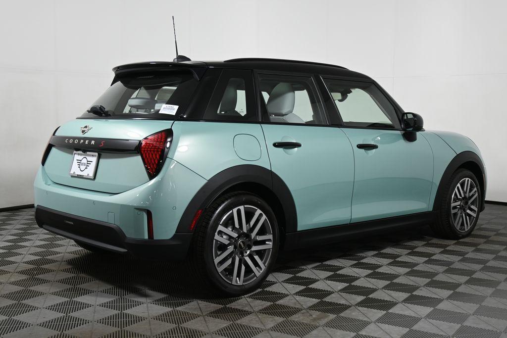 new 2025 MINI Hardtop car, priced at $37,325