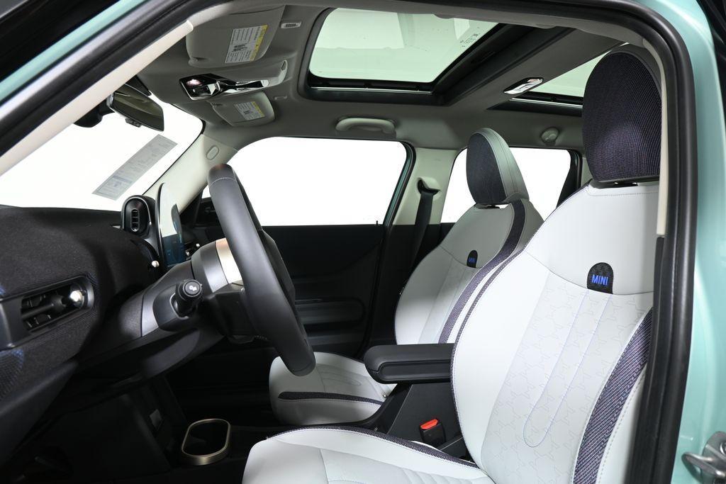 new 2025 MINI Hardtop car, priced at $37,325