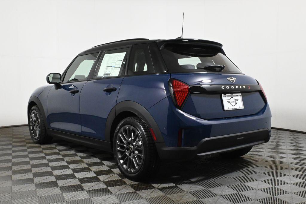 new 2025 MINI Hardtop car, priced at $38,325