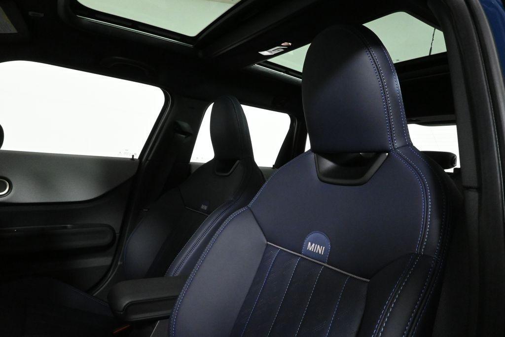 new 2025 MINI Hardtop car, priced at $38,325