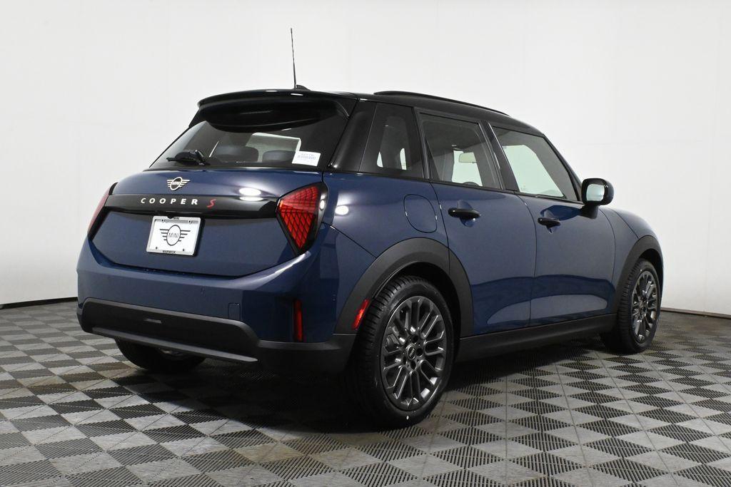 new 2025 MINI Hardtop car, priced at $38,325