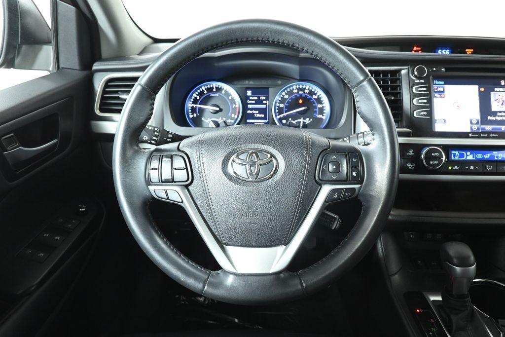 used 2019 Toyota Highlander car, priced at $29,995