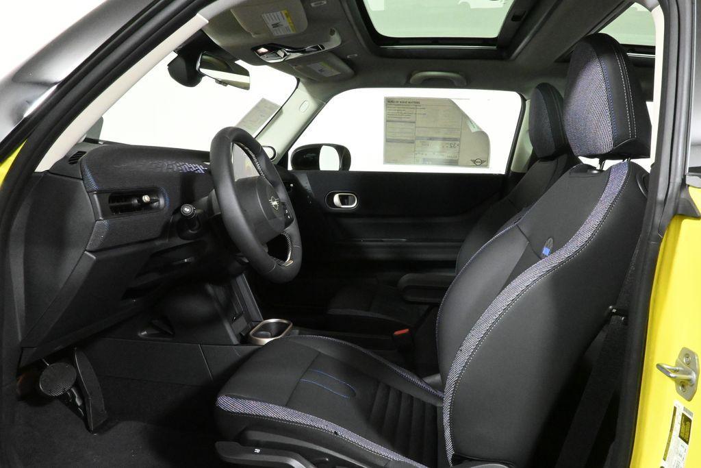 used 2025 MINI Hardtop car, priced at $29,792