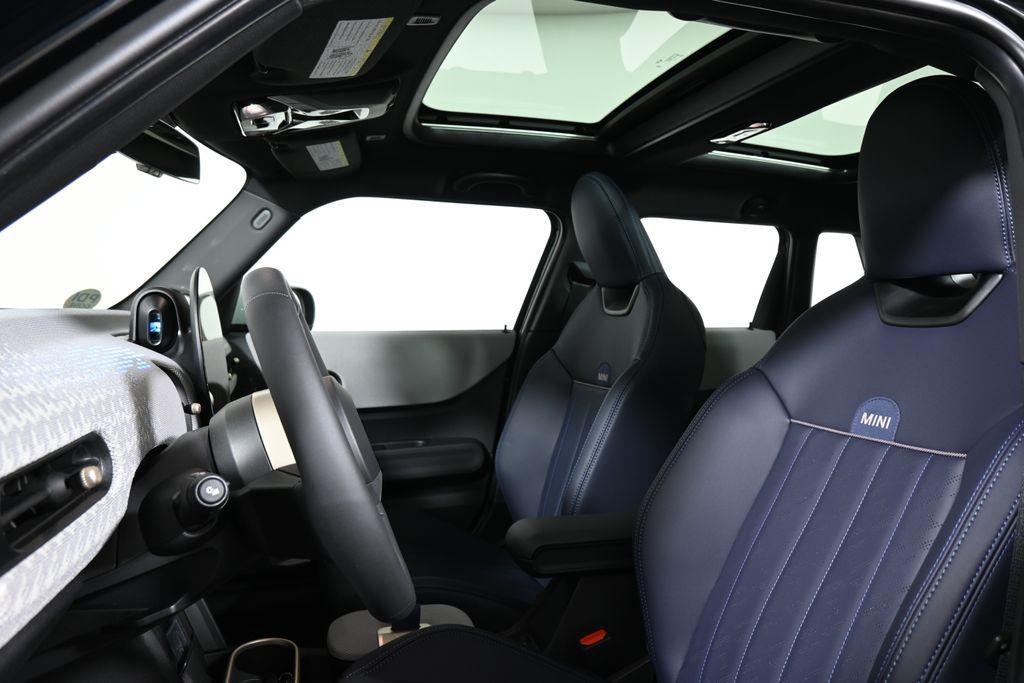 new 2025 MINI Hardtop car, priced at $36,225