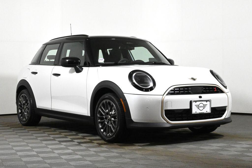 new 2025 MINI Hardtop car, priced at $39,725