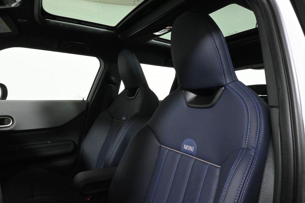 new 2025 MINI Hardtop car, priced at $39,725