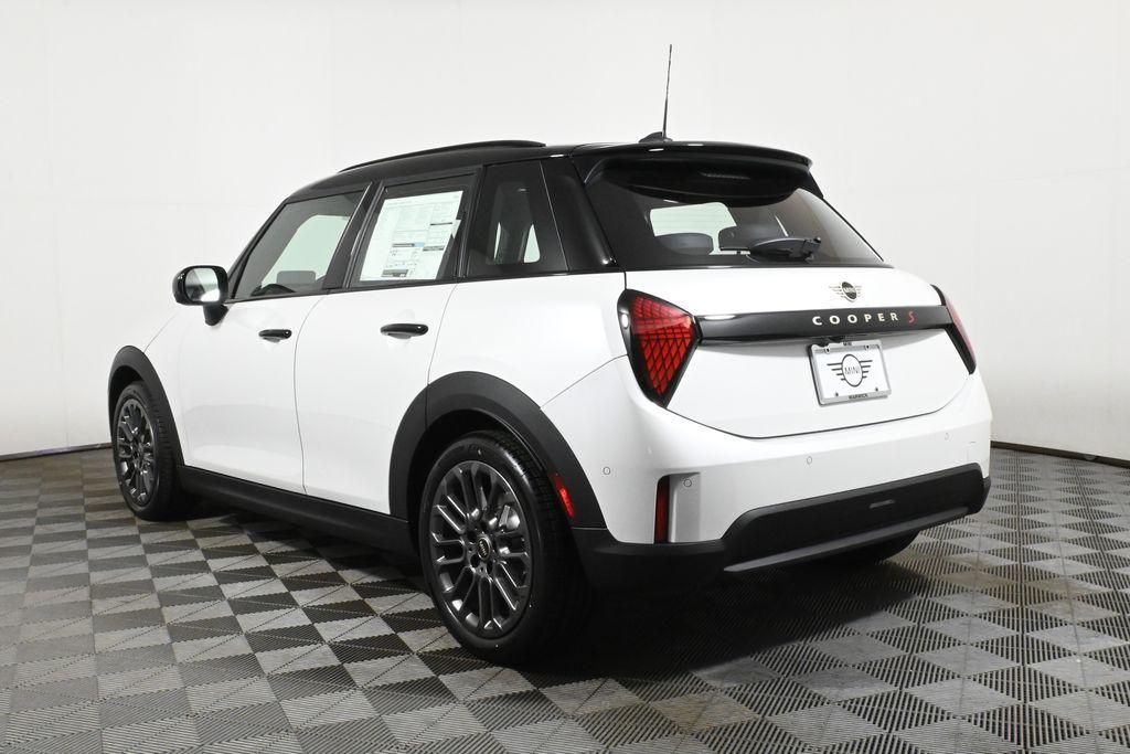 new 2025 MINI Hardtop car, priced at $39,725