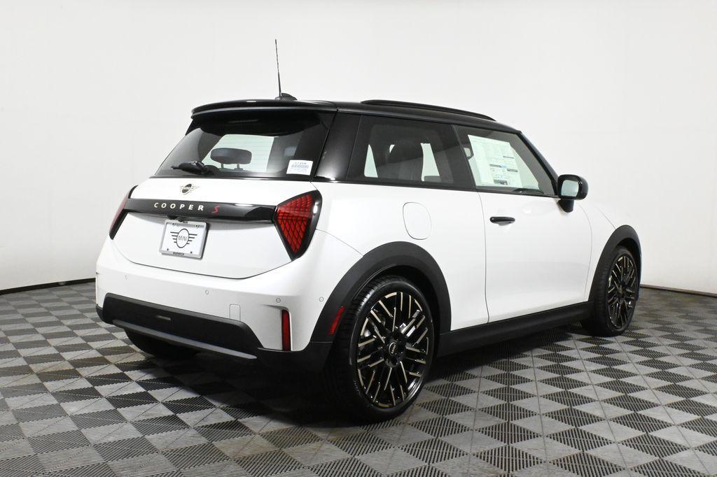 used 2025 MINI Hardtop car, priced at $31,912