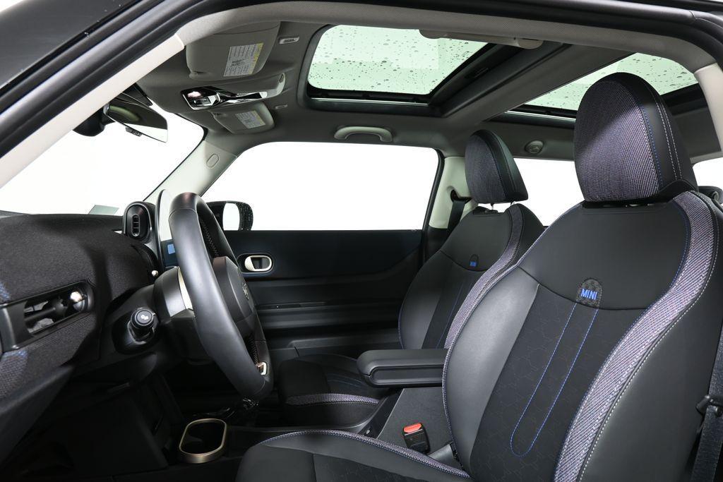 used 2025 MINI Hardtop car, priced at $28,892