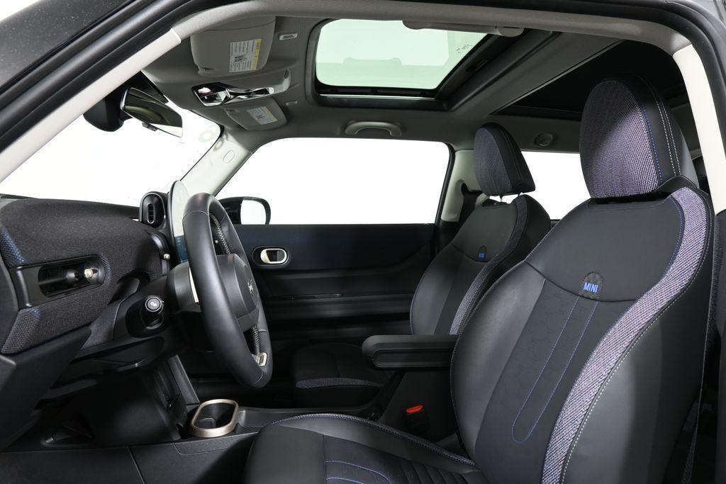 used 2025 MINI Hardtop car, priced at $32,895