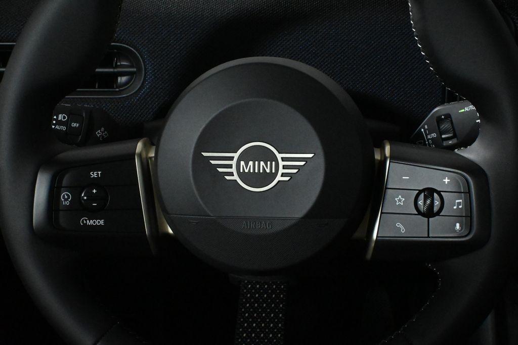 new 2025 MINI Hardtop car, priced at $37,025