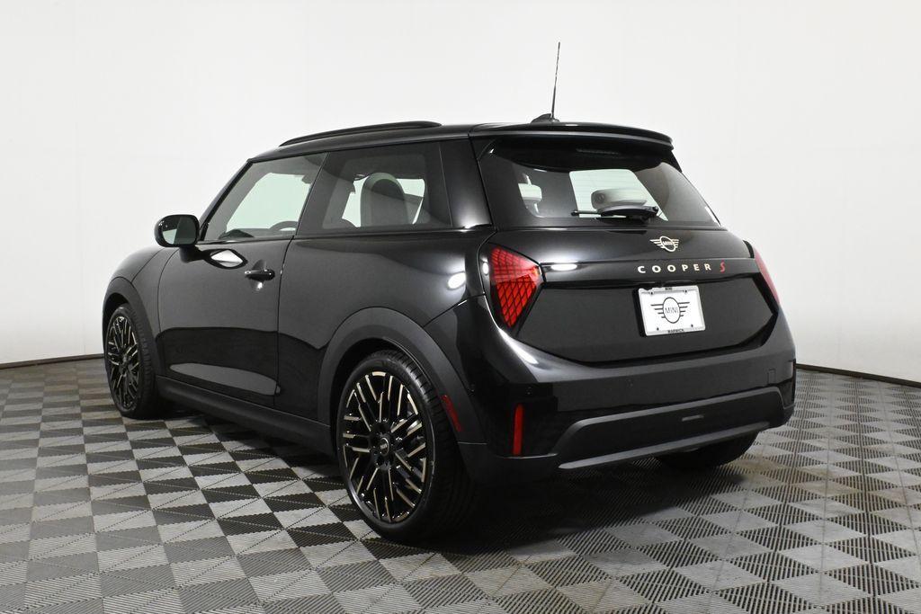 used 2025 MINI Hardtop car, priced at $29,356