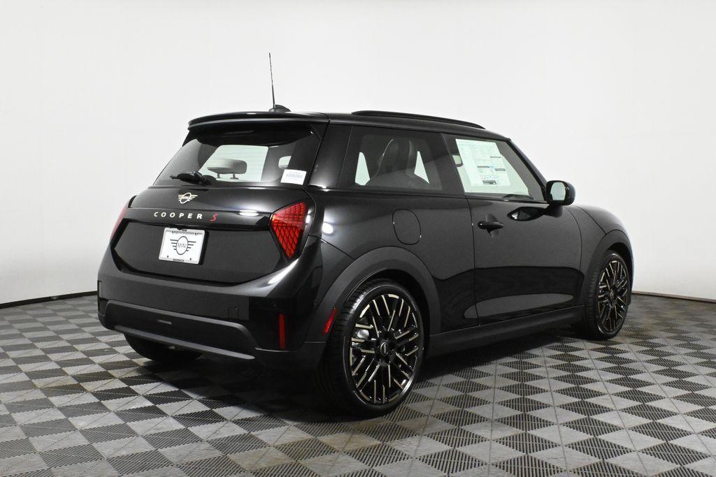 used 2025 MINI Hardtop car, priced at $29,356