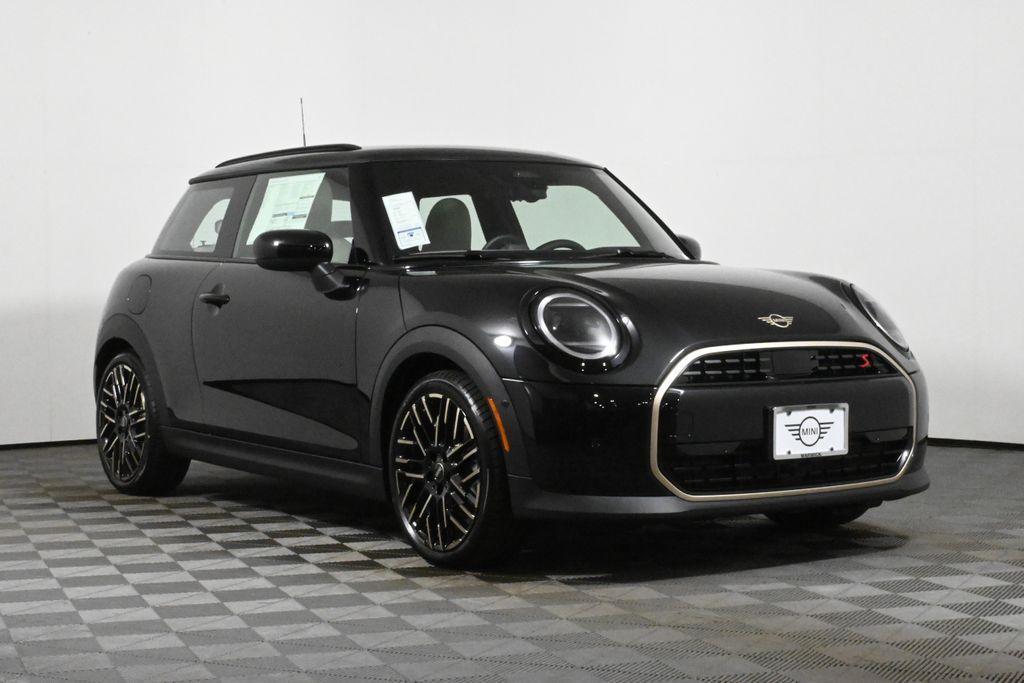 used 2025 MINI Hardtop car, priced at $29,356