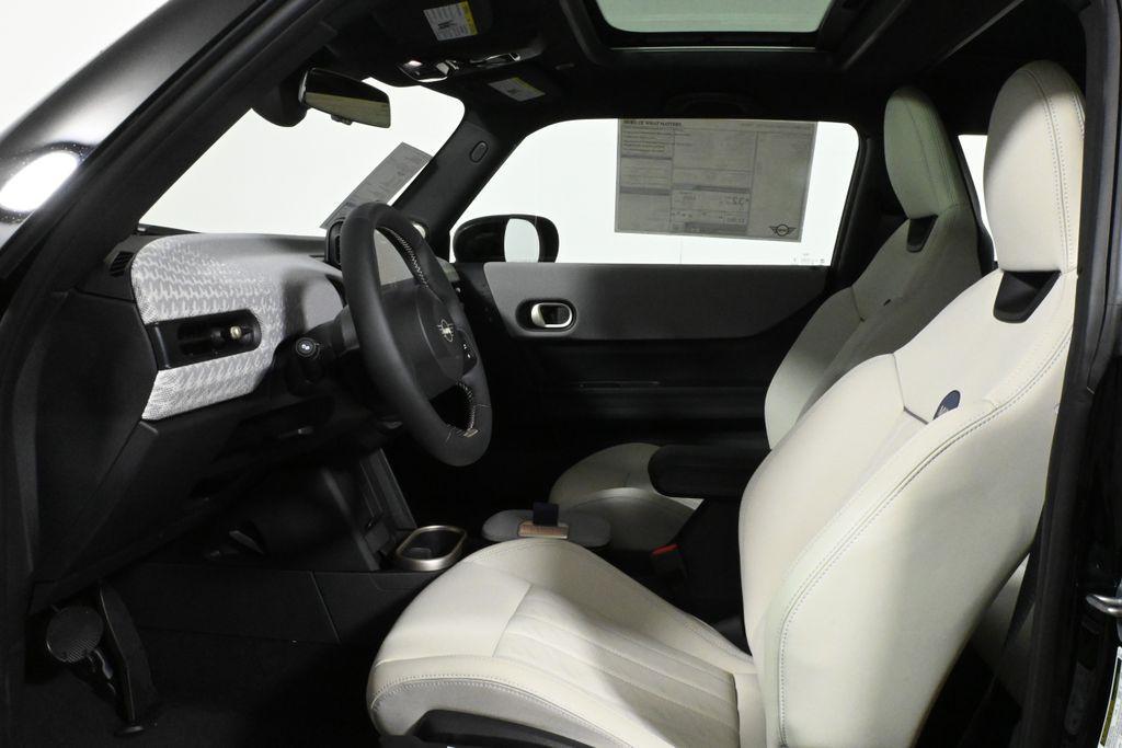 used 2025 MINI Hardtop car, priced at $29,356