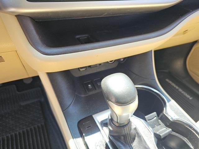 used 2019 Toyota Highlander Hybrid car, priced at $31,909