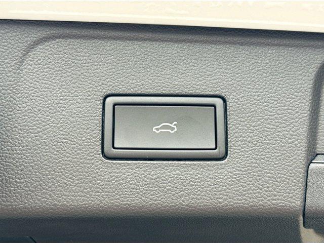 new 2026 Volkswagen Atlas car, priced at $48,193