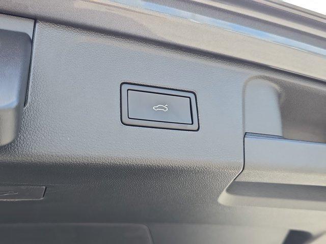 new 2025 Volkswagen Atlas car, priced at $50,030
