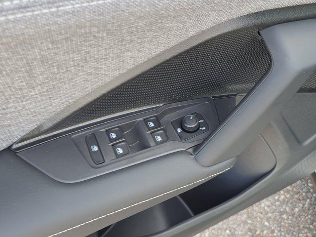 new 2025 Volkswagen Tiguan car, priced at $31,970
