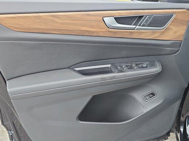 new 2025 Volkswagen Atlas car, priced at $45,335