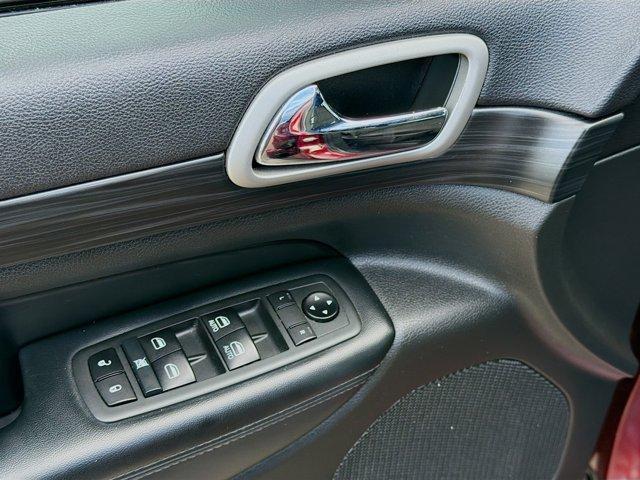 used 2020 Jeep Grand Cherokee car, priced at $13,573