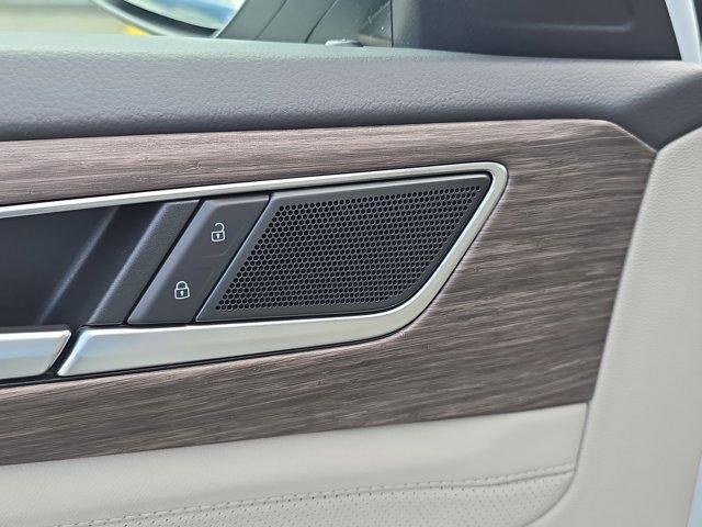 new 2025 Volkswagen Atlas car, priced at $50,715