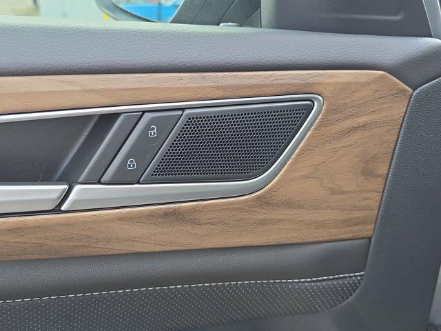 new 2025 Volkswagen Atlas car, priced at $45,335