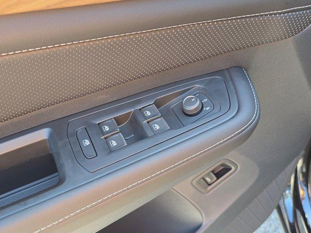 new 2025 Volkswagen Atlas car, priced at $45,335