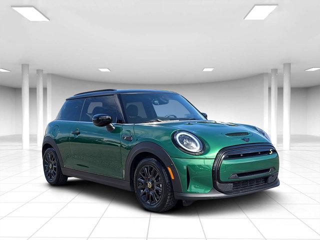 used 2023 MINI SE Hardtop car, priced at $22,491