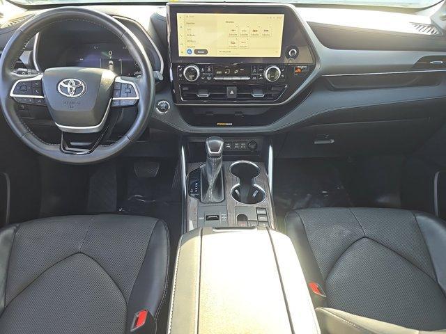 used 2023 Toyota Highlander car, priced at $35,792