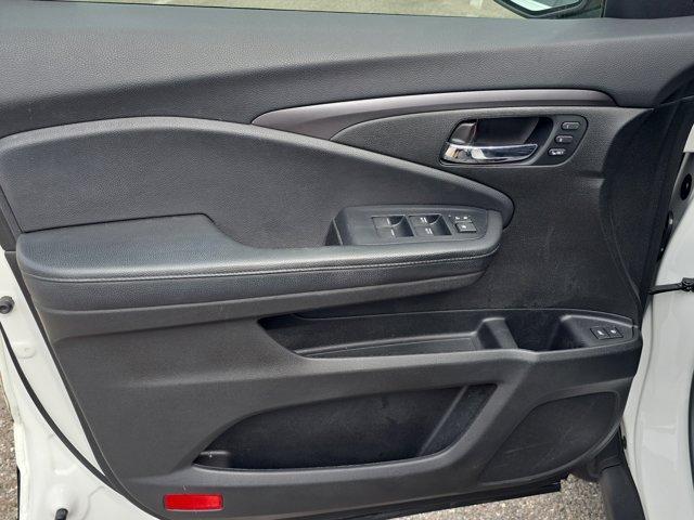 used 2022 Honda Pilot car, priced at $25,434
