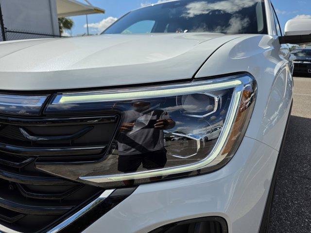 new 2026 Volkswagen Atlas Cross Sport car, priced at $43,223