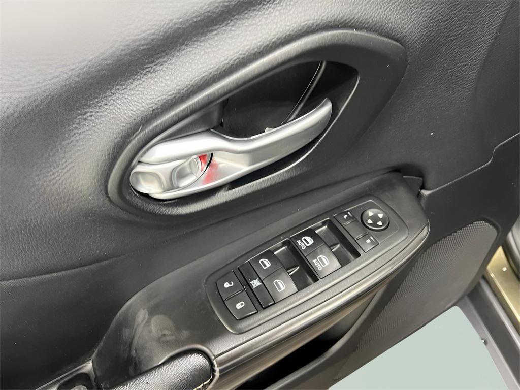 used 2015 Jeep Cherokee car, priced at $11,306